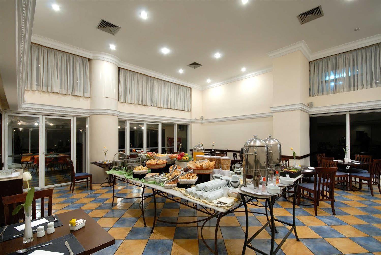 Intercity Interative Sao Paulo Jardins Restaurant photo